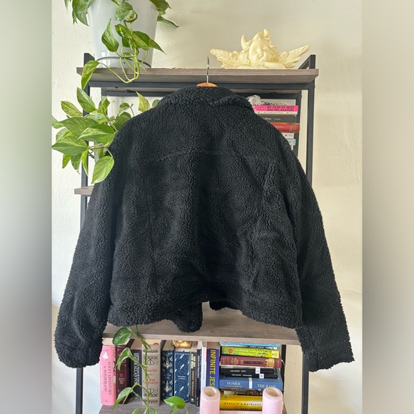 Oversized Black Structured Teddy Jacket (Plus Size Friendly) - Picture 4 of 4